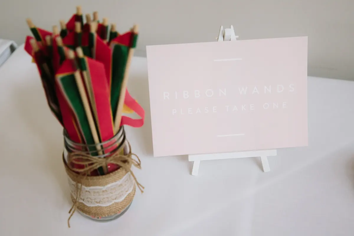 Wedding Confetti Ideas - The Oxford Wedding Blog