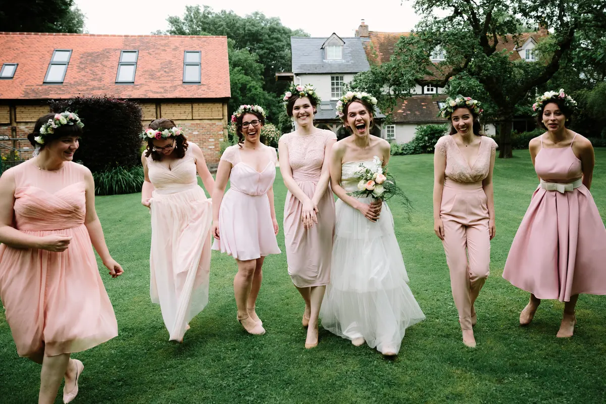outdoor Oxfordshire wedding by Philippa James Photography