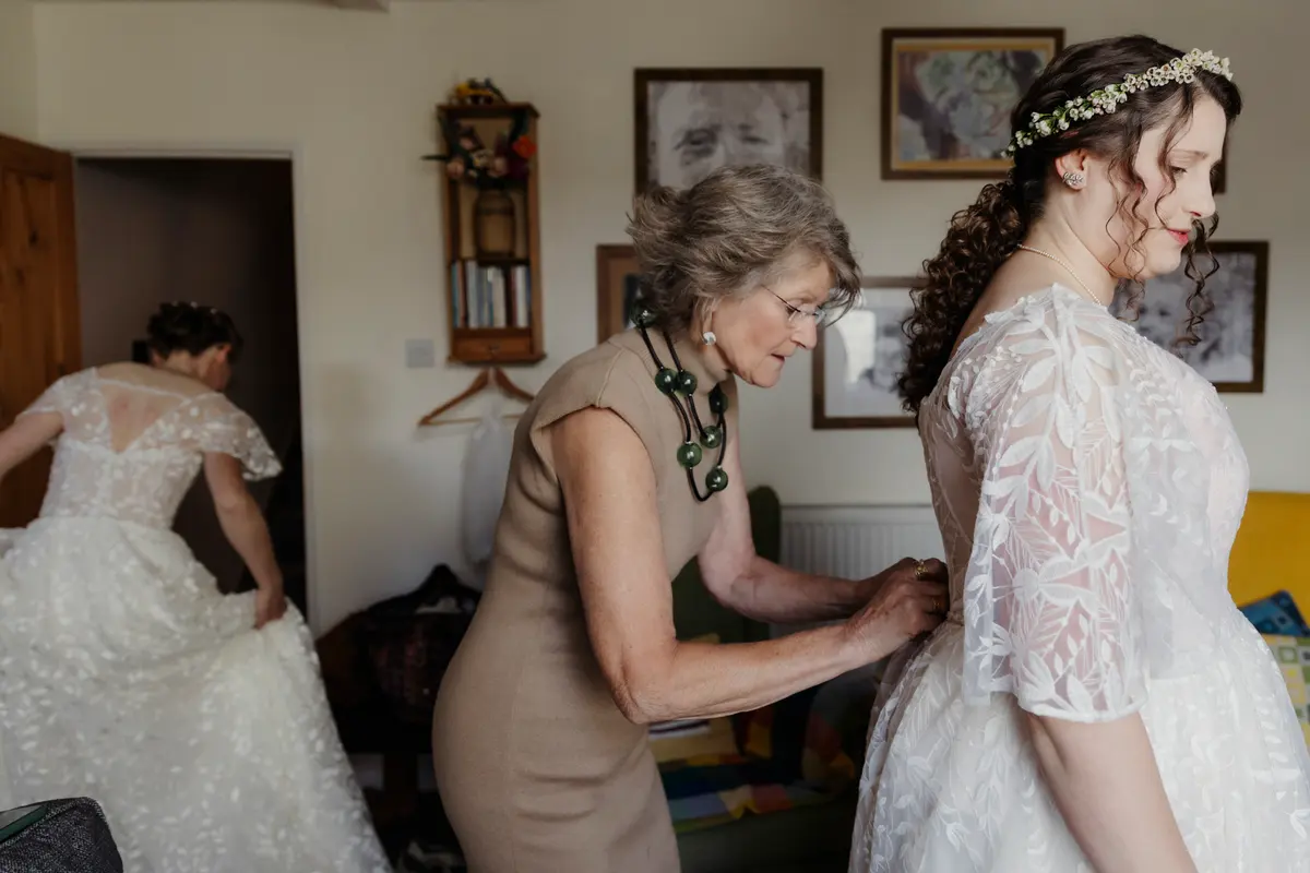 Bridal preparation for wedding at Lains Barn in Oxfordshire